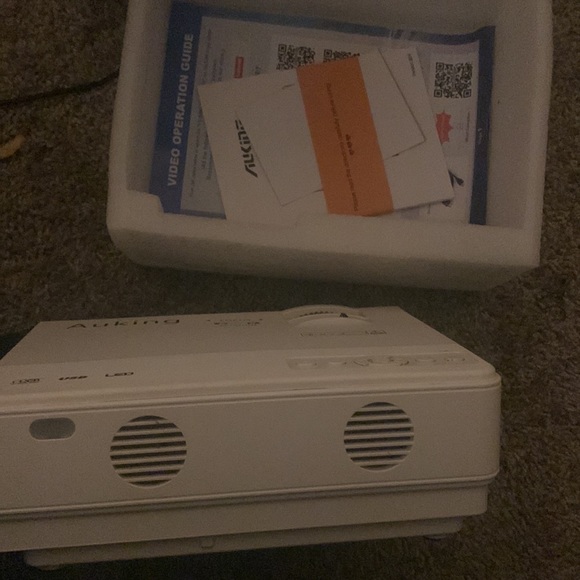 Projector - Picture 10 of 12